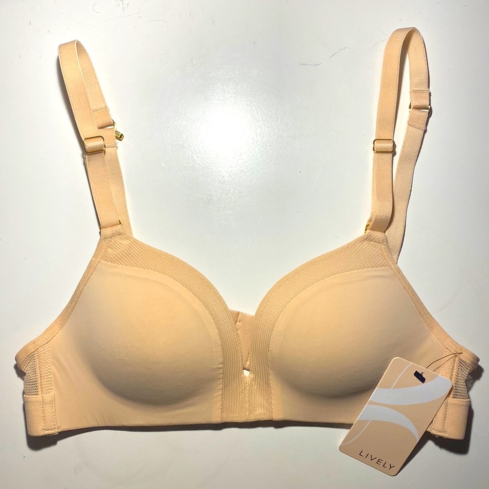 NWT Lively the mesh trim no wire bra